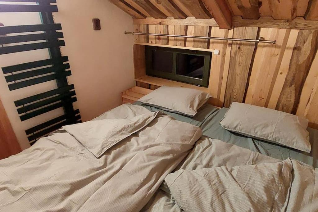 Chalet Boruvka - Biofarma Na Samote V Lesich Benesov  Extérieur photo